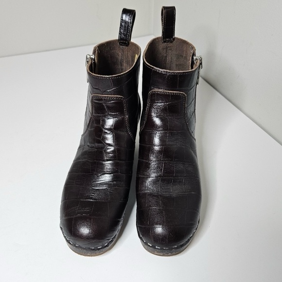 Swedish Hasbeens Zip It Emy Croc Embossed Brown Clogs Booties Ankle Boots 7 - Picture 2 of 8
